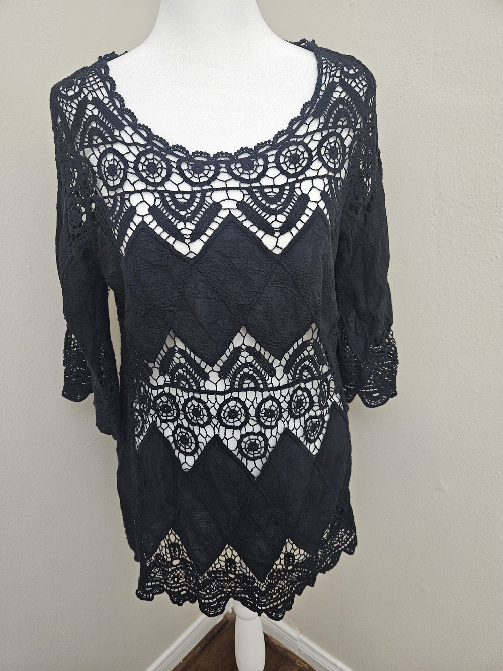 Rima Beach world Women's Black Crocheted 3/4 Bell Sleeve Cover Up Size M